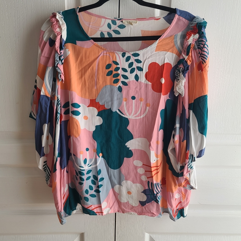 Adorable bright colored top